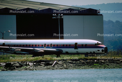Douglas DC-8, San Francisco International Airport (SFO)