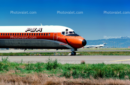 N942PS, PSA, Pacific Southwest Airlines, Douglas DC-9-82, San Francisco International Airport (SFO), Super-80, JT8D