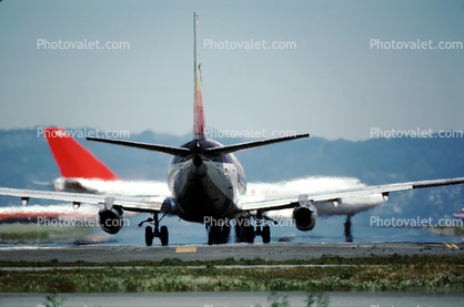 Boeing 737-200, Boeing 747, San Francisco International Airport (SFO), Air California ACL, Northwest Airlines NWA