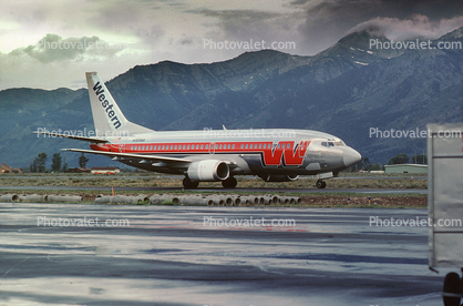 N305WA, Boeing 737-347, Jacksonhole Airport, Western Airlines WAL, 737-300 series, CFM56, CFM56-3B1