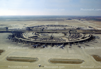 Terminals at DFW, December 2, 1986