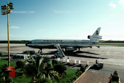 Mexicana Airlines, Douglas DC-10, Cancun