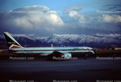 Delta Air Lines, N620DL, Boeing 757-232, Delta Air Lines, Wasatch Mountain Range, 757-200 series