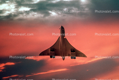 Concorde SST SuperSonic Transport Jet in flight, Sunset