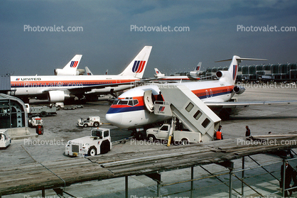Tow Tractor, Pickup Truck, Mobile Stairs, covered steps, N7447U, UAL, Boeing 727, Pushertug, pushback tug, tractor, Rampstairs, ramp