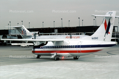 N426MO, American Eagle EGF, ATR42, ATR-42