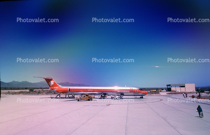 XA-AMO, McDonnell Douglas MD-82, Aeromexico, JT8D-217C, JT8D, Airstair
