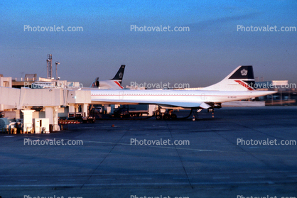 G-BOAC, British Airways BAW, Concorde SST, John F. Kennedy International Airport, jetway