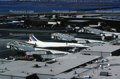 F-BVFA, Concorde, Air France AFR, terminal buildings, jetway