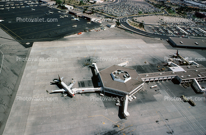 Terminal, El Paso, Boeing 737, jetway, building, Airbridge, hexagon