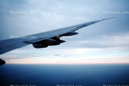 Lone Wing in Flight, Flaps, Ailerons, Boeing 747
