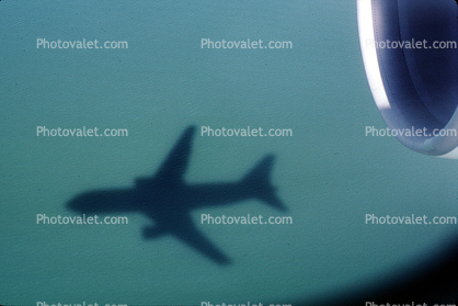Landing Shadow, Douglas DC-10