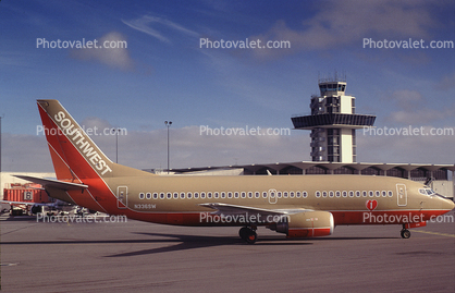 N336SW, Boeing 737-3H4, Southwest Airlines SWA, 737-300 series, Control Tower, CFM56-3B1, CFM56