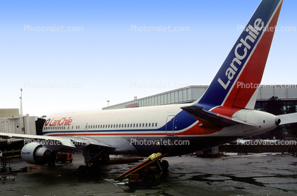 CC-CEF, Boeing 767-216ER, LAN Chile, John F. Kennedy International Airport, JFK, New York City, USA, CF6