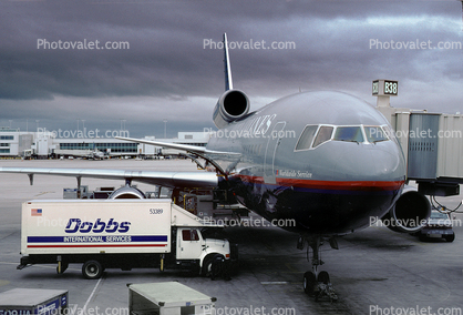Douglas DC-10, Dobbs International Services, Catering Truck, Denver International, Gate B38