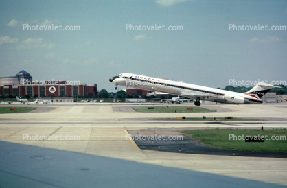 Delta Air Lines, Douglas DC-9 taking-off, Lots o' Planes, Terminals, Gates, Piers, Buildings