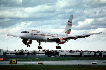 C-FOOE, Boeing 757-28ASF, Canada 3000, RB211