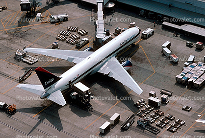 N152DL, Boeing 767-3P6ER, Delta Air Lines, CF6, 767-300 series