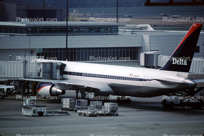 N154DL, Delta Air Lines, Boeing 767-3P6ER, CF6-80C2B4, CF6, 767-300 series