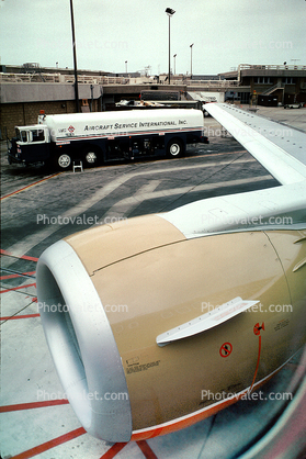 Boeing 737, Southwest Airlines SWA, CFM-56, Refueling Truck, Aircraft Service International, Burbank-Glendale-Pasadena Airport (BUR), Ground Equipment