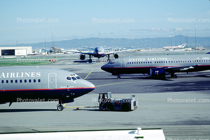 N382UA, Boeing 737-322, United Airlines UAL, San Francisco International Airport (SFO), CFM-56, 737-300 series, towtractor, CFM56-3C1, CFM56
