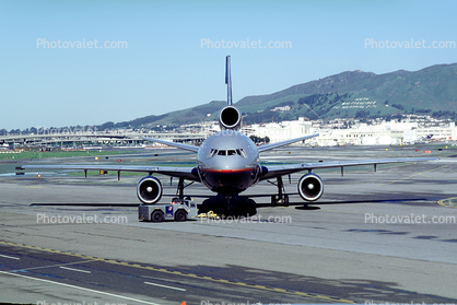 N1846U, DC-10-10 head-on, United Airlines UAL, CF6-6K, CF6, (SFO)