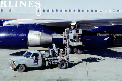 Fueling Truck, Pumper, United Airlines UAL, San Francisco International Airport (SFO), Ground Equipment