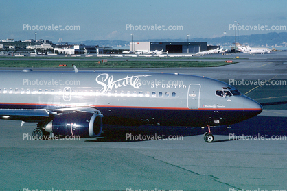 N372UA, Shuttle by United, Boeing 737-322, San Francisco International Airport, 737-300 series, CFM-56, CFM56-3C1, CFM56