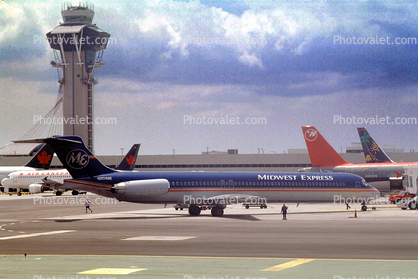 N701ME, McDonnell Douglas MD-88, Control Tower, Jetway, Airbridge, JT8D, JT8D-219