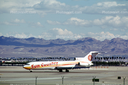 N290SC, Boeing 727-2J4, Sun Country Airlines, JT8D, 727-200 series