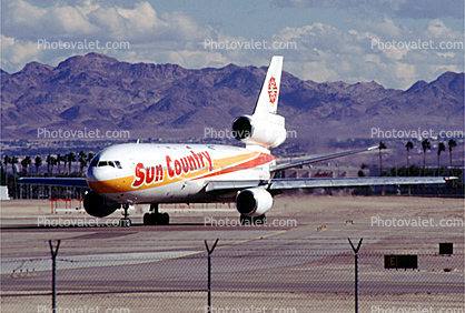 N154SY, Sun Country Airlines, Douglas DC-10-15, (LAS), Las Vegas, Nevada
