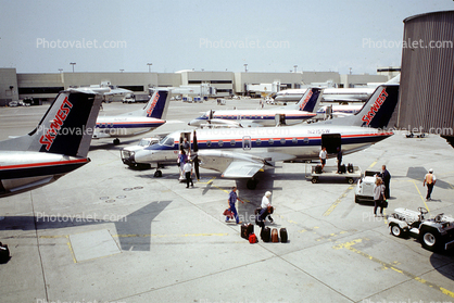 N215SW, Embraer Brasilia EMB-120, Jetway 67B, Jetway, Airbridge, Airstair