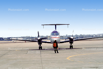N79SK, Midwest Connect (Skyway Airlines), Beech 1900D, PT6A, Skyways, head-on