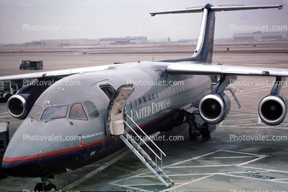 N614AW, United Express, BAe146-300A, (Air Wisconsin AWI), G14