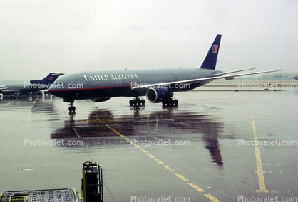 N792UA, United Airlines UAL, Boeing 777-222ER, PW4090, PW4000