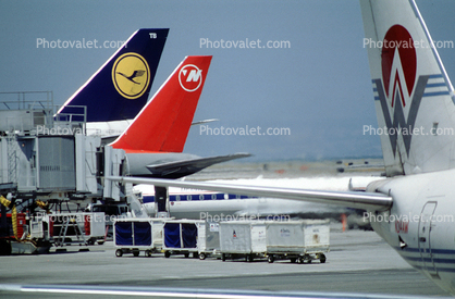 San Francisco International Airport (SFO), Lufthansa, America West Airlines AWE, Northwest Airlines NWA