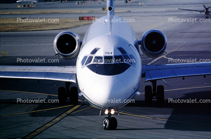 Reno Air ROA, N754RA, McDonnell Douglas MD-87, DC-9-87, (SFO), JT8D, head-on