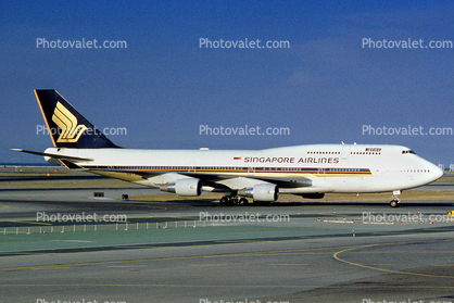 Boeing 747-412, Singapore Airlines SIA, 9V-SPE, San Francisco International Airport (SFO), 747-400 series, PW4056, PW4000