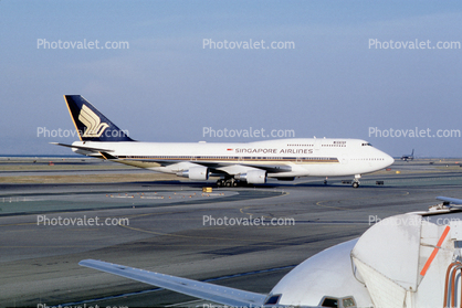 Boeing 747-412, 9V-SPE, Singapore Airlines SIA, San Francisco International Airport (SFO), 747-400 series, PW4056, PW4000