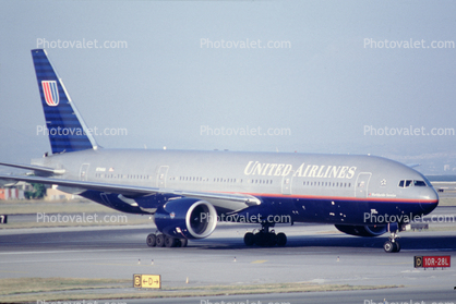 PW4090, PW4000, N794UA, United Airlines UAL, Boeing 777-222ER, (SFO), 777-200 series