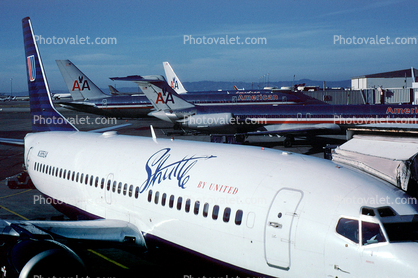 N385UA, Shuttle by United, Boeing 737-322, San Francisco International Airport, 737-300 series, CFM56