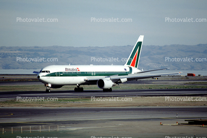 EI-CRO, Boeing 767-3Q8ER, (SFO), Alitalia Airlines, 767-300 series, CF6-80C2B6F, CF6, Francesco De Pinedo