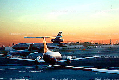 United Airlines UAL, Embraer Brasilia EMB-120