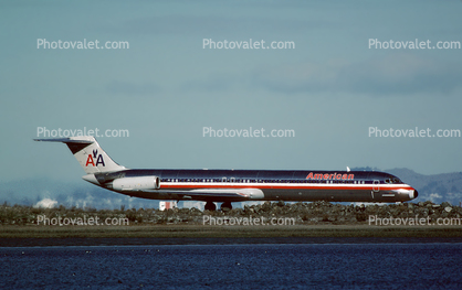 N452AA, American Airlines AAL, McDonnell Douglas MD-82, JT8D-217C, JT8D, (SFO)