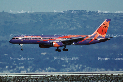 N907SW, Phoenix Suns Basketball Team, Boeing 757-225, America West Airlines AWE, (SFO), RB211-535 E4, RB211