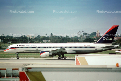 Boeing 757-232, Delta Air Lines, N611DL, PW2037, PW2000