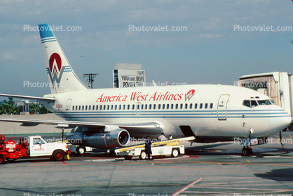 N138AW, Boeing 737-2E3, America West Airlines AWE, 737-200 series, belt loader