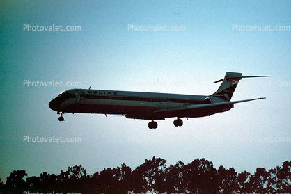 N902DA, McDonnell Douglas MD-90-30, Delta Air Lines, V2525-D5, V2500