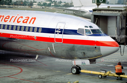 N952AA, American Airlines AAL, Boeing 737-823, 737-800 series, CFM56-7B24, CFM56, towbar