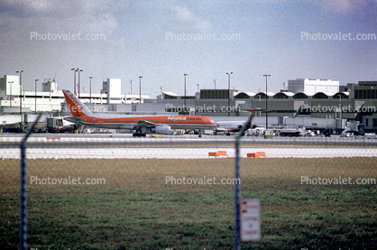 EI-CEZ, Boeing 757-2Y0F, Avianca, 757-200 series, RB211